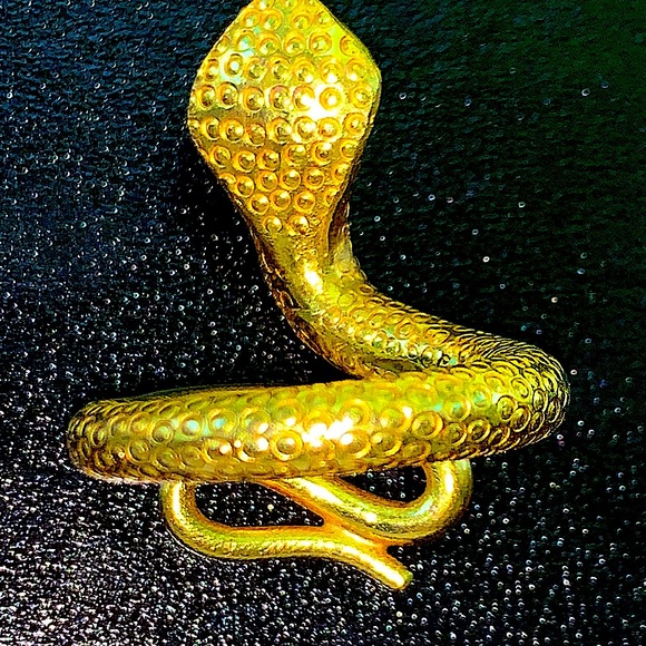 Vintage 18K Gold Large Snake Ring w/ruby eyes - Picture 9 of 13